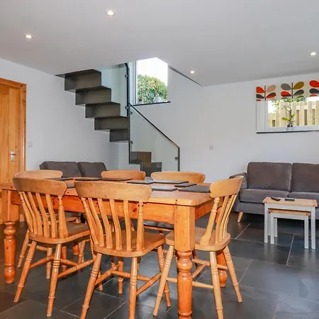 Penlaurel Holiday home *